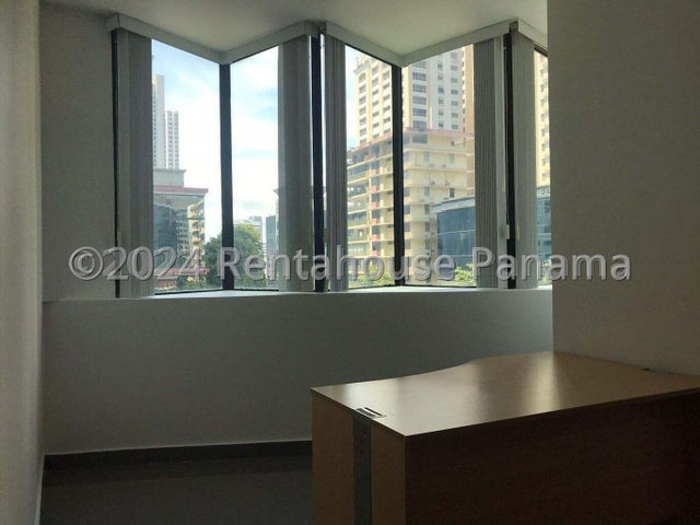Convenient Commercial Office